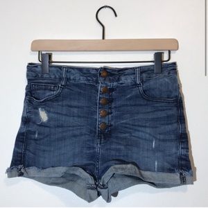 High waisted denim distressed denim shorts☀️